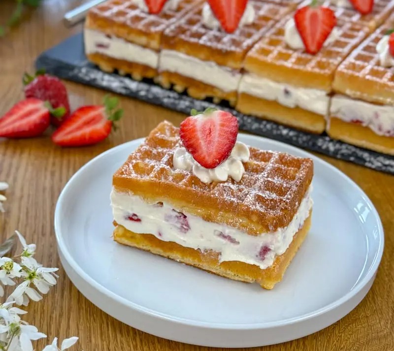 Omas Erdbeer-Waffelkuchen für Naschkatzen
