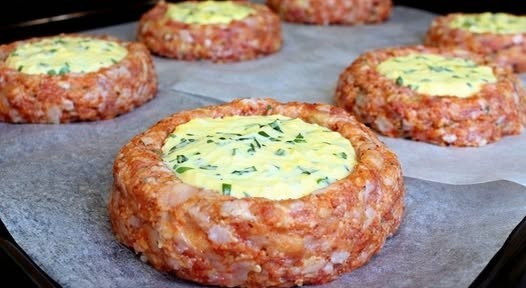 Omas herzhafte Hackfleisch-Nester mit cremiger Käsefüllung